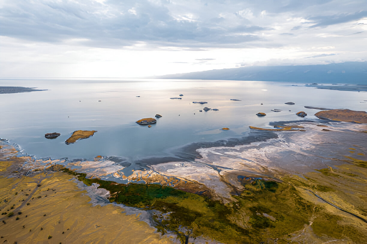 Why is Lake Natron Red and So Deadly! – Human Deaths 2025